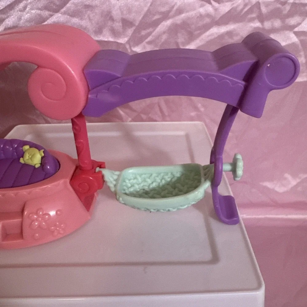 Hasbro LPS Littlest Pet Shop Fancy Friends Flip Bed Playset Accessory‎